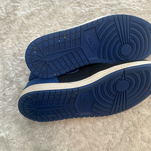 Jordan 1 High Flyknit Royal - Size 11 - Picture 3 of 5